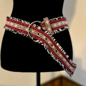 Boho ladies belt. 5 holes to fit waists from 31”-36”. Good used condition.